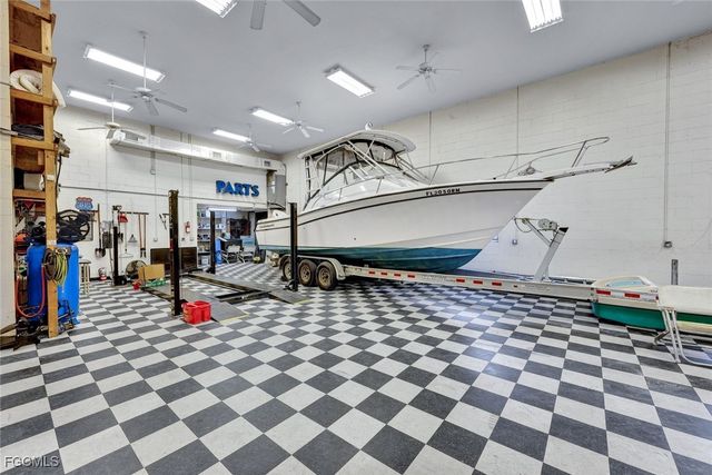 907 SW 51st TER, Cape Coral, FL 33914