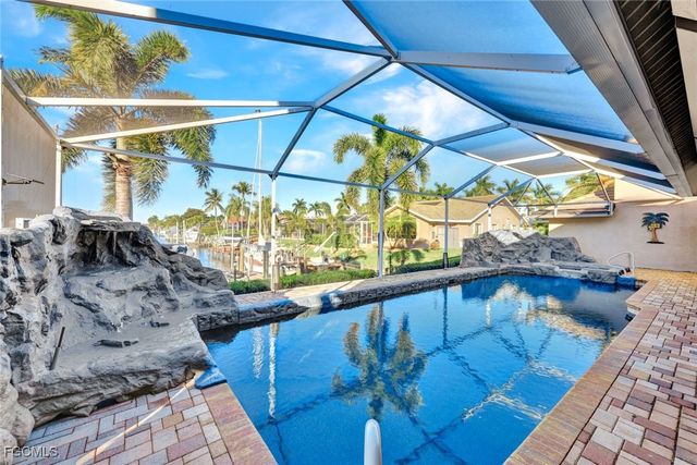 907 SW 51st TER, Cape Coral, FL 33914