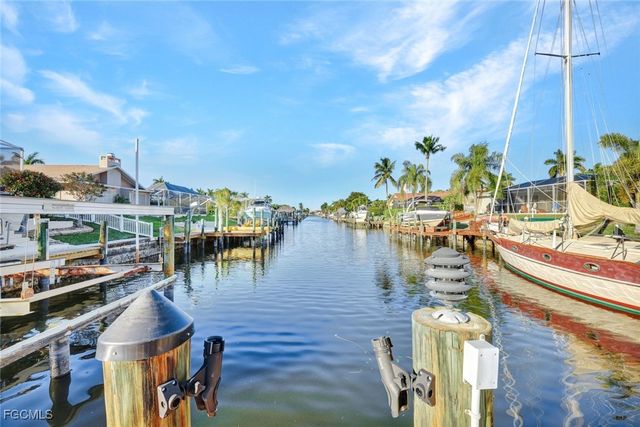 907 SW 51st TER, Cape Coral, FL 33914