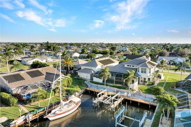 907 SW 51st TER, Cape Coral, FL 33914