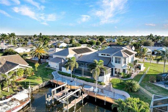 907 SW 51st TER, Cape Coral, FL 33914