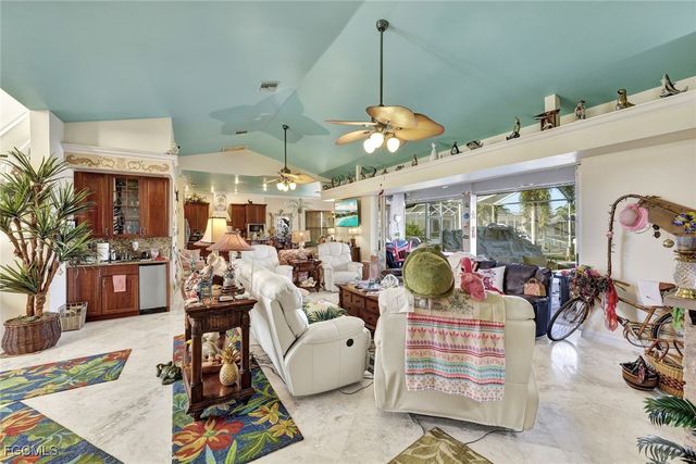 907 SW 51st TER, Cape Coral, FL 33914