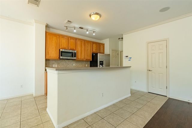 1101 E Parmer LN 121, Austin, TX 78753