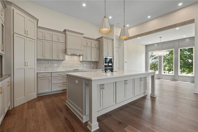 4225 NE Park Springs Drive, Lee's Summit, MO 64064