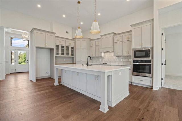 4225 NE Park Springs Drive, Lee's Summit, MO 64064