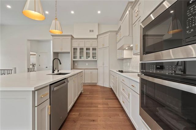 4225 NE Park Springs Drive, Lee's Summit, MO 64064