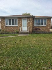 30 Nassau Lane, Cheektowaga, NY 14225