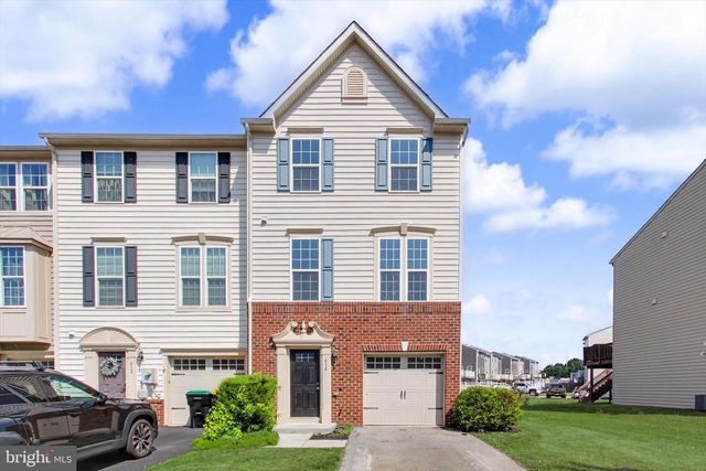 414 CHARLES AVE, Hanover, PA 17331