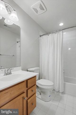 414 CHARLES AVE, Hanover, PA 17331