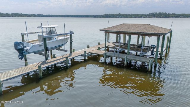 137 Waterway Drive, Havelock, NC 28532