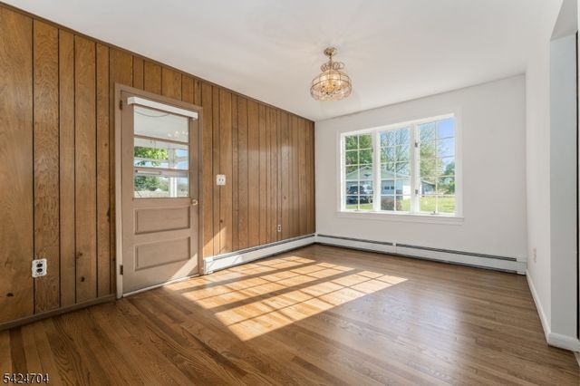 123 Lilac Dr, Clinton Twp., NJ 08801