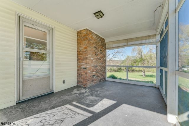 123 Lilac Dr, Clinton Twp., NJ 08801