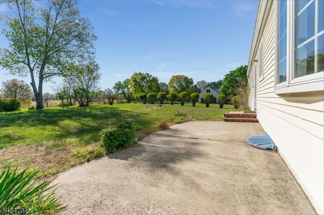 123 Lilac Dr, Clinton Twp., NJ 08801