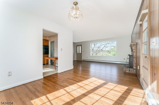 123 Lilac Dr, Clinton Twp., NJ 08801