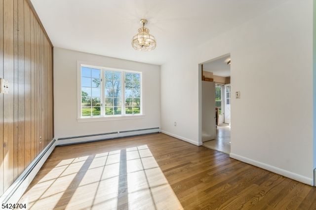 123 Lilac Dr, Clinton Twp., NJ 08801