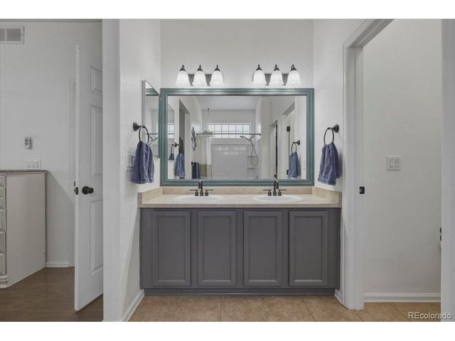 24669 E Wyoming Cir, Aurora, CO 80018