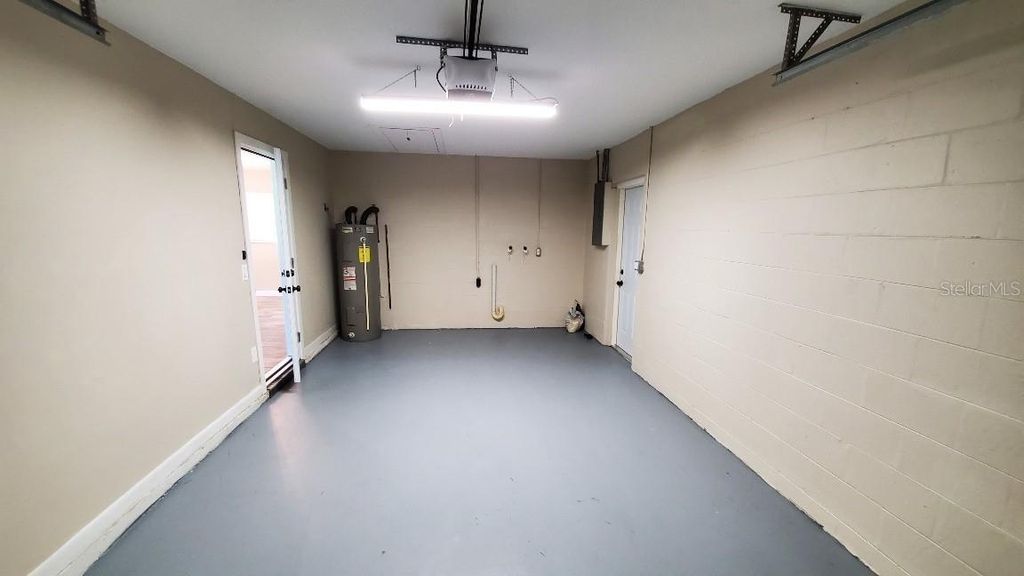 Image 12 of property listing at 2524 JUNIPER DRIVE, Edgewater, FL 32141