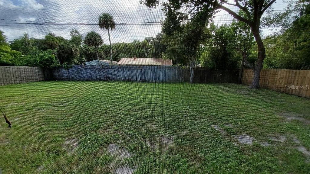 Image 14 of property listing at 2524 JUNIPER DRIVE, Edgewater, FL 32141