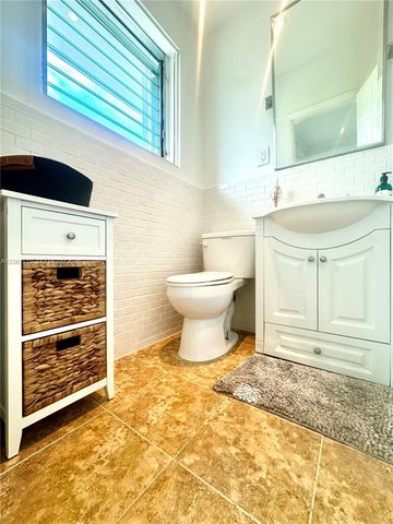 10178 Collins Avenue 205, Bal Harbour, FL 33154