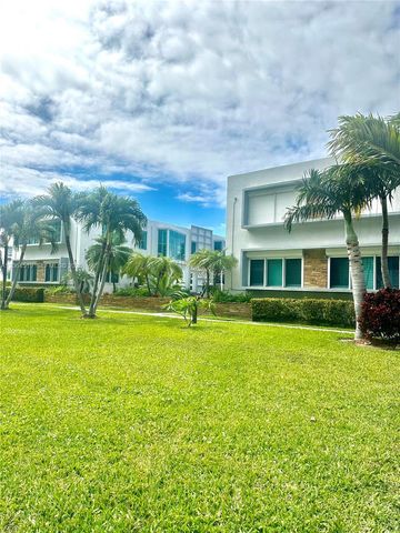 10178 Collins Avenue 205, Bal Harbour, FL 33154