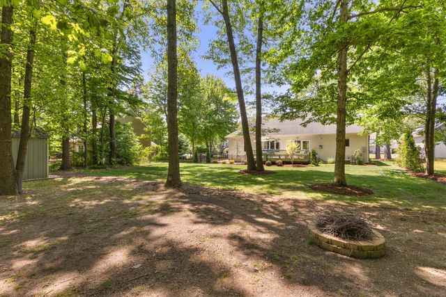 16644 Northwood Trail, Spring Lake, MI 49456