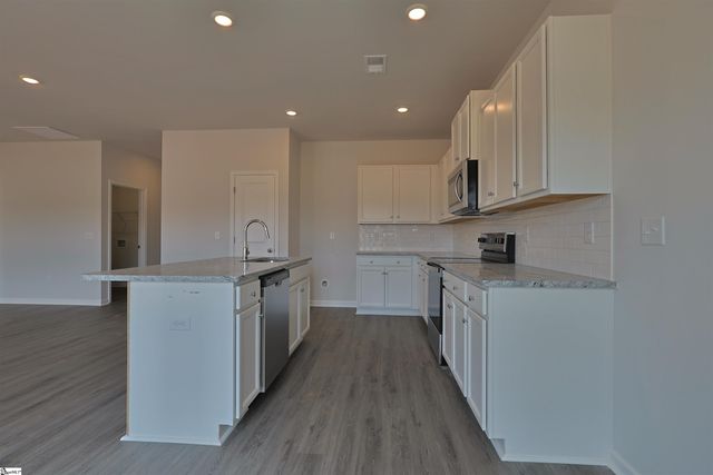 109 White Fields Avenue, Fountain Inn, SC 29644