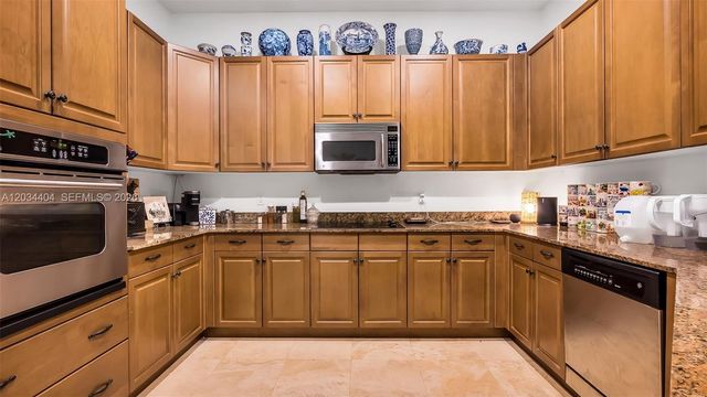 425 NE 69th Circle, Boca Raton, FL 33487