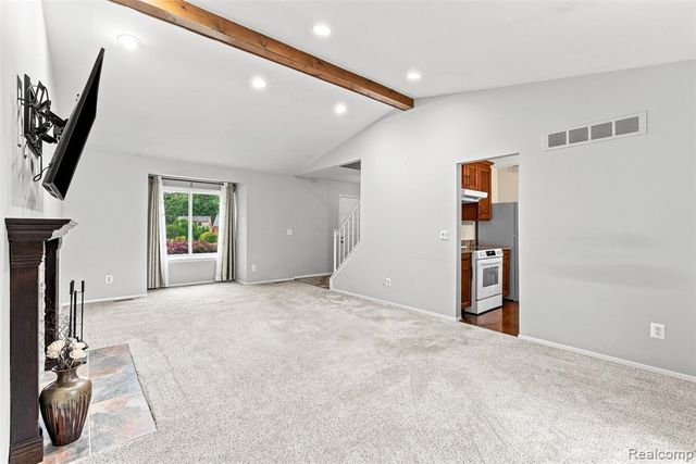 2326 Highsplint Drive, Rochester Hills, MI 48307