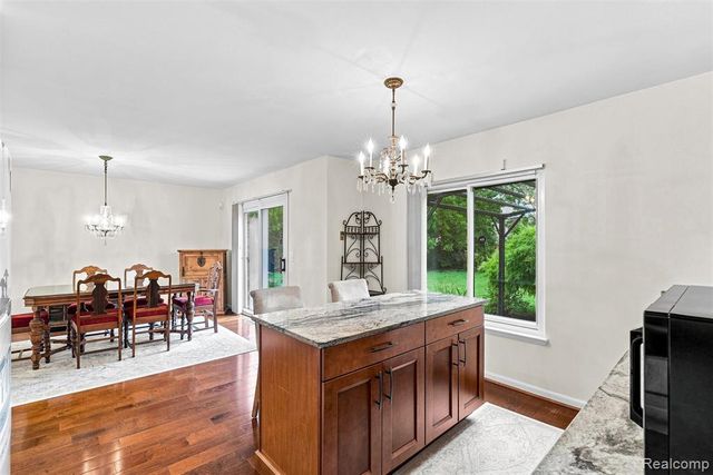 2326 Highsplint Drive, Rochester Hills, MI 48307