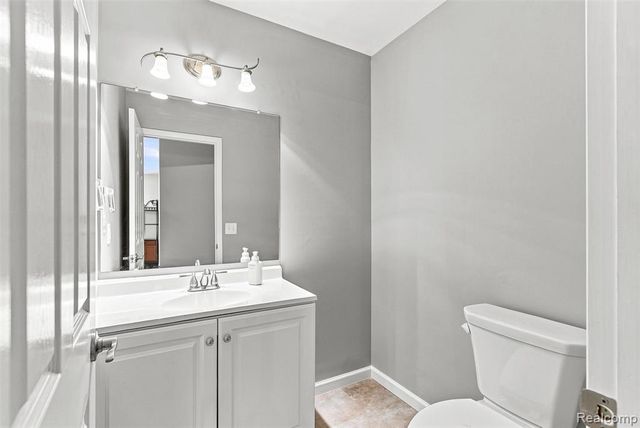 2326 Highsplint Drive, Rochester Hills, MI 48307