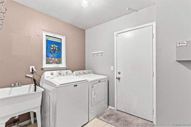 2326 Highsplint Drive, Rochester Hills, MI 48307