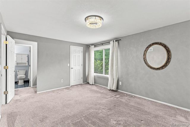 2326 Highsplint Drive, Rochester Hills, MI 48307