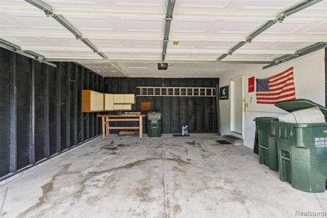 2326 Highsplint Drive, Rochester Hills, MI 48307