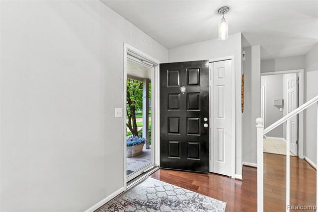 2326 Highsplint Drive, Rochester Hills, MI 48307