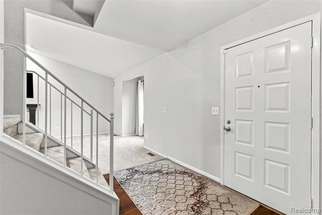 2326 Highsplint Drive, Rochester Hills, MI 48307