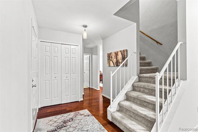 2326 Highsplint Drive, Rochester Hills, MI 48307