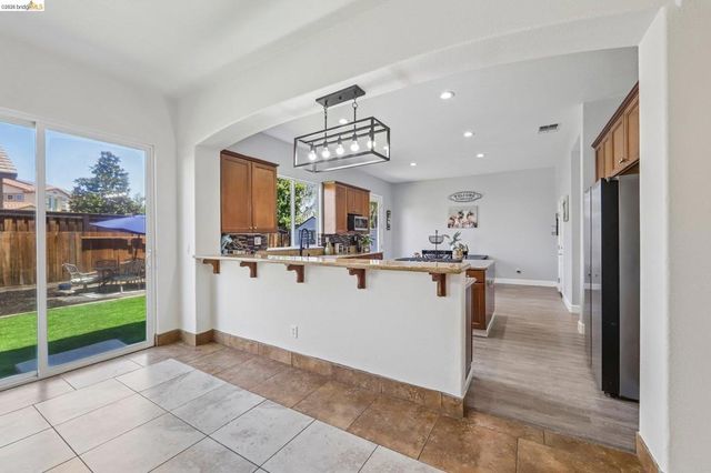 19 Minaret Rd, Oakley, CA 94561