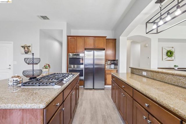 19 Minaret Rd, Oakley, CA 94561