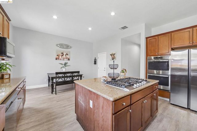 19 Minaret Rd, Oakley, CA 94561
