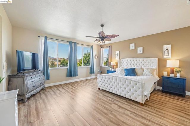 19 Minaret Rd, Oakley, CA 94561