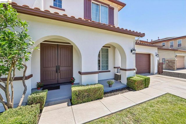 19 Minaret Rd, Oakley, CA 94561