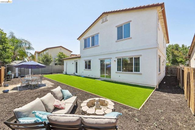 19 Minaret Rd, Oakley, CA 94561