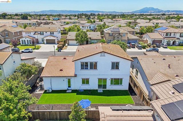 19 Minaret Rd, Oakley, CA 94561