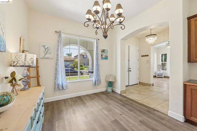 19 Minaret Rd, Oakley, CA 94561