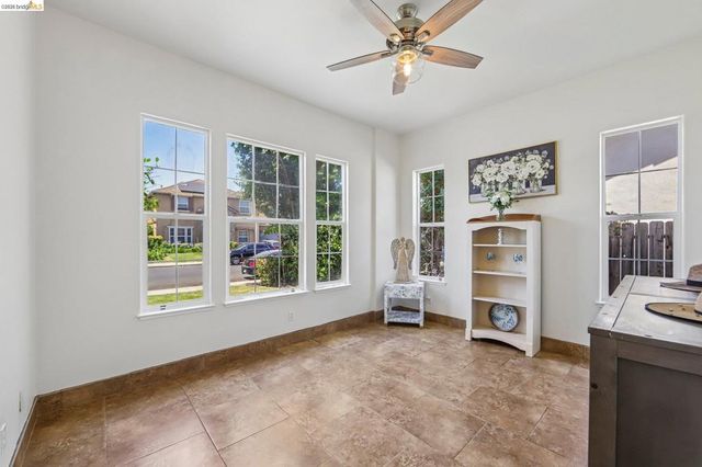 19 Minaret Rd, Oakley, CA 94561