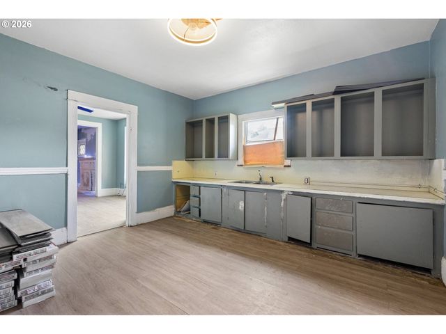 5027 Ne 16TH Ave, Portland, OR 97211