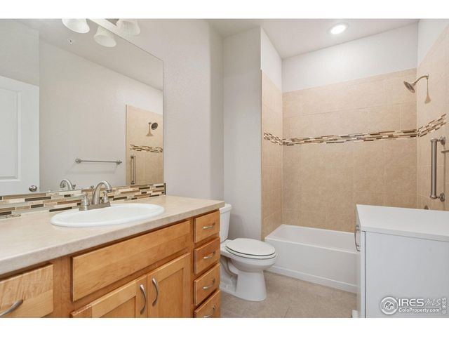 4672 Hahns Peak Dr 204, Loveland, CO 80538