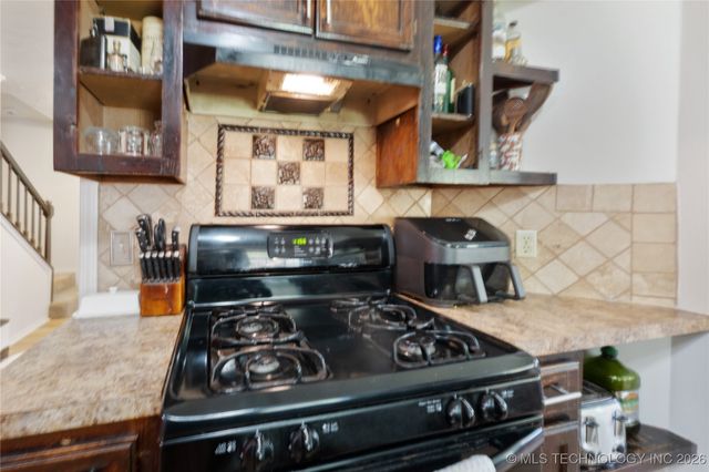 1800 W Hot Springs Street S, Broken Arrow, OK 74011