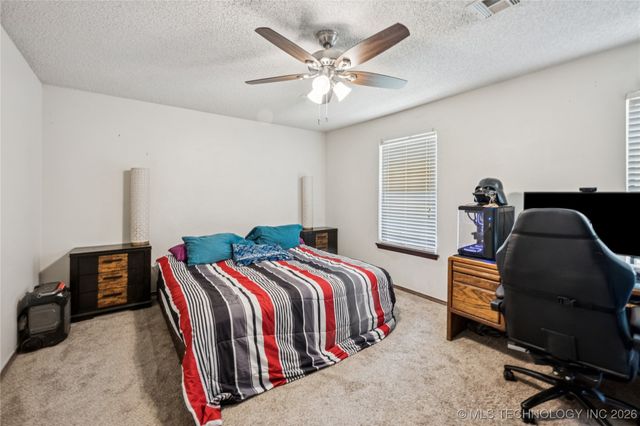 1800 W Hot Springs Street S, Broken Arrow, OK 74011