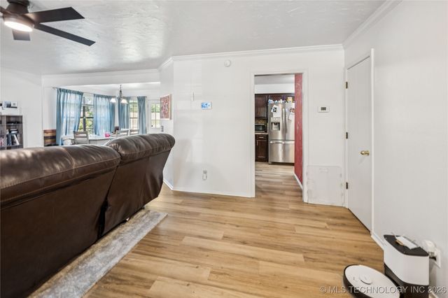 1800 W Hot Springs Street S, Broken Arrow, OK 74011